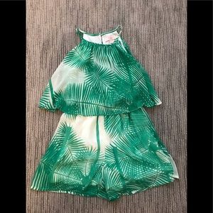 Girls adorable palm print romper 💞